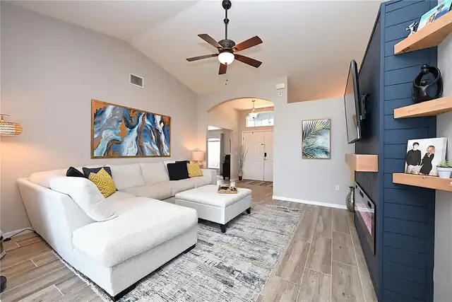 Listing Photo 10