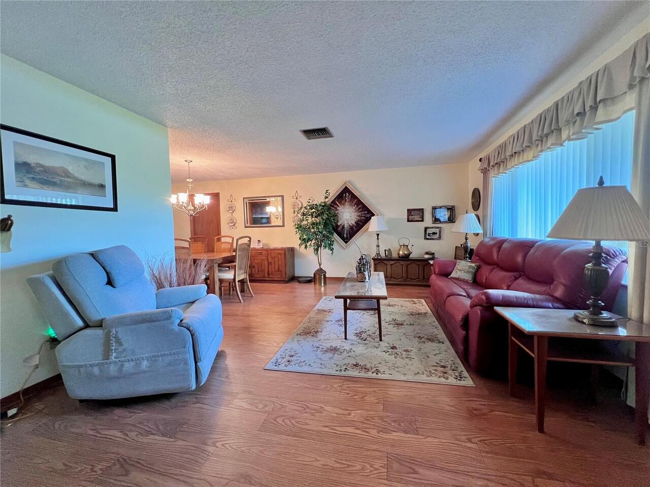 Listing Photo 12