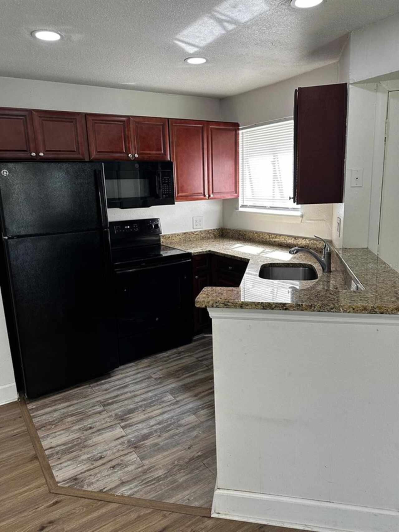 Listing Photo 7
