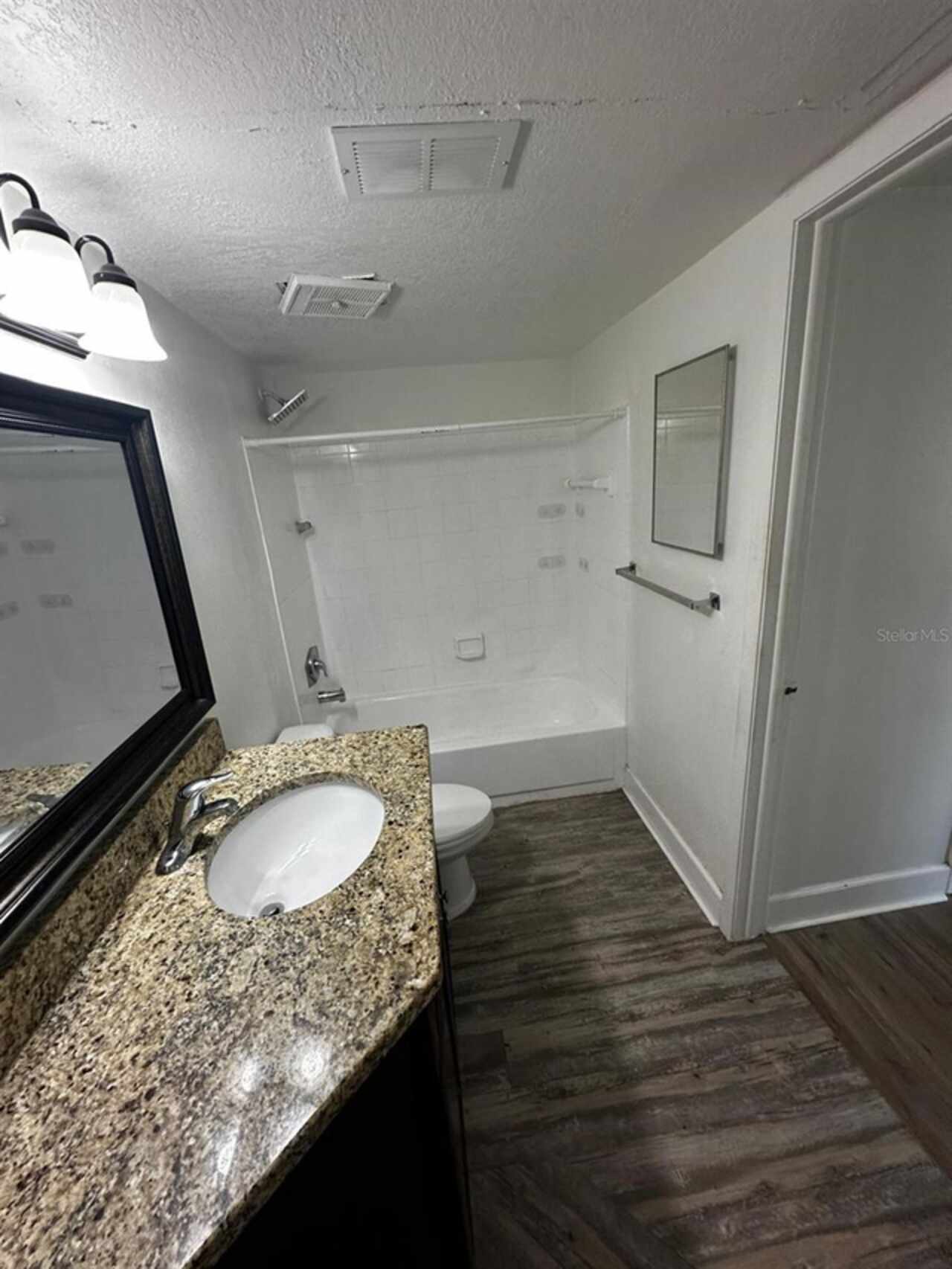Listing Photo 14