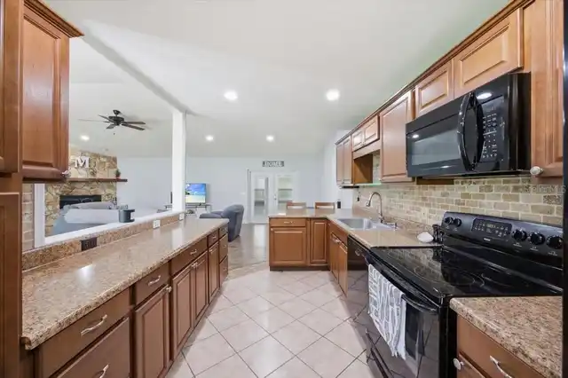 Listing Photo 16