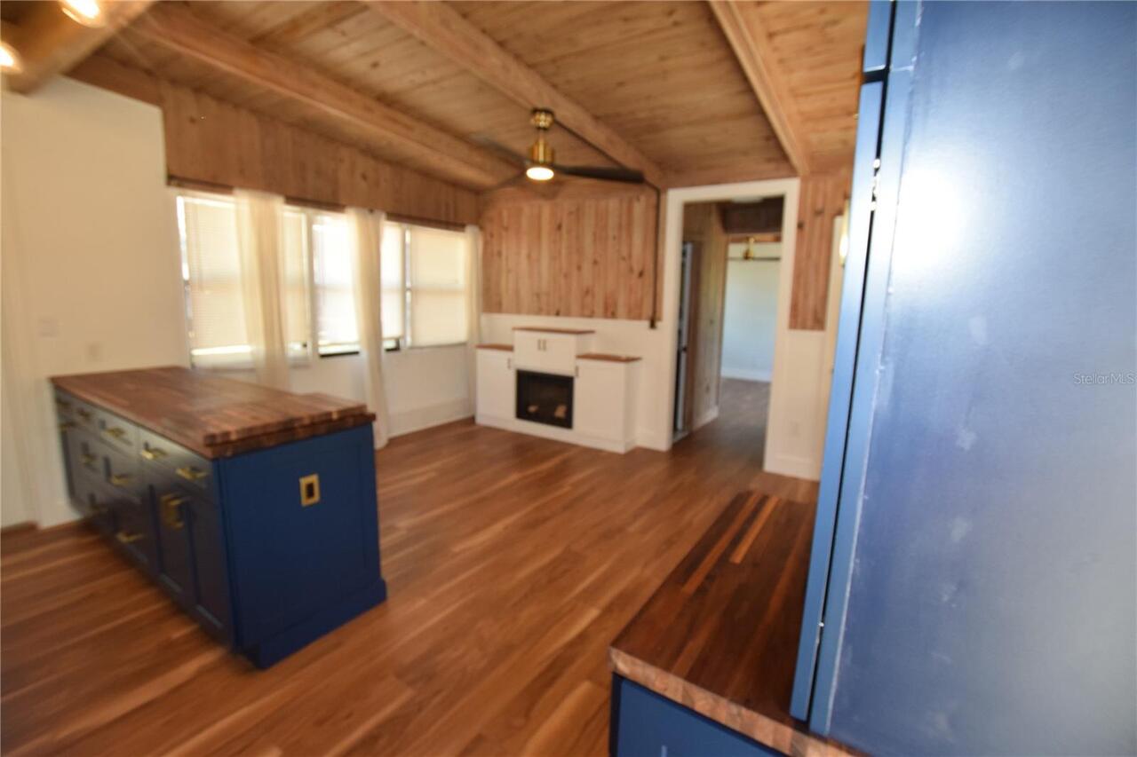 Listing Photo 12