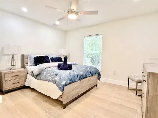 Listing Photo 14