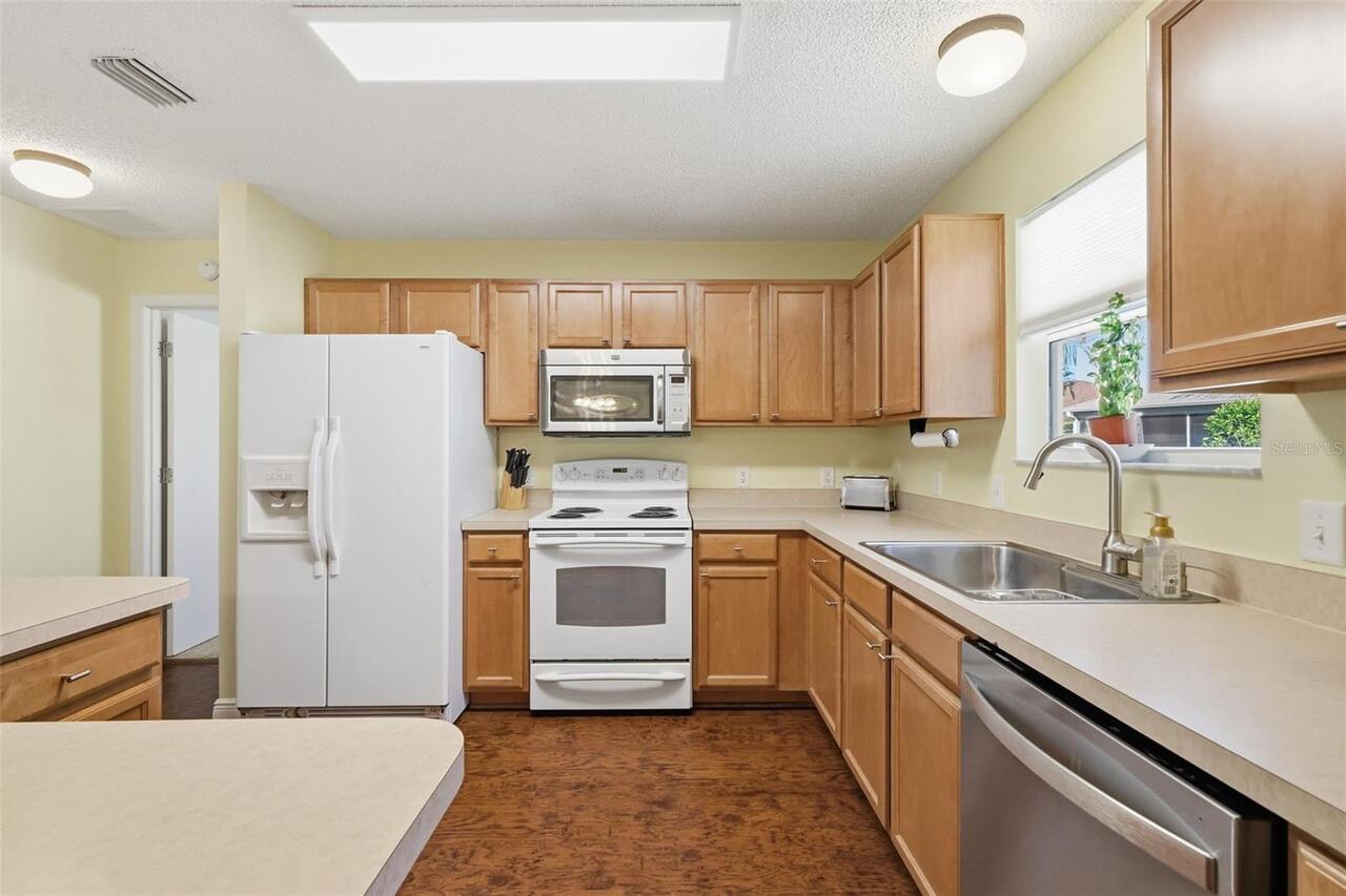 Listing Photo 8