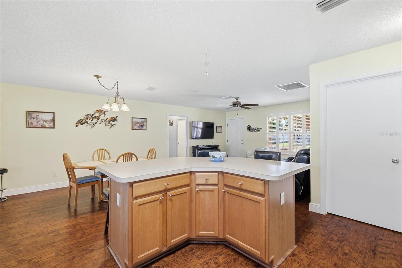 Listing Photo 10