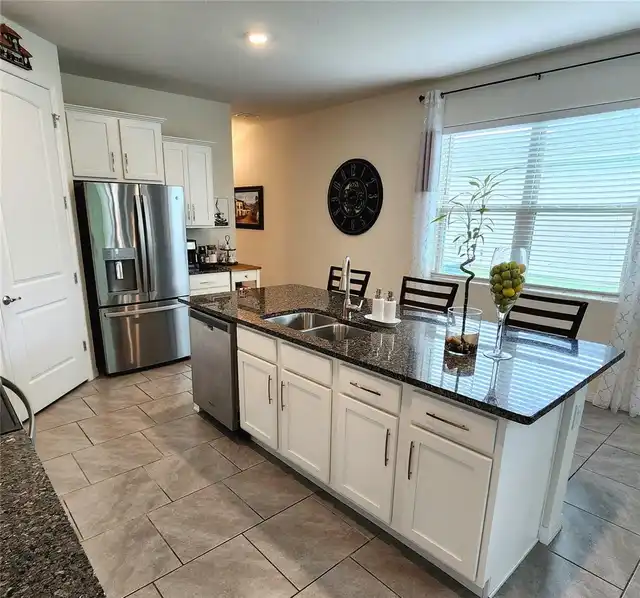 Listing Photo 8