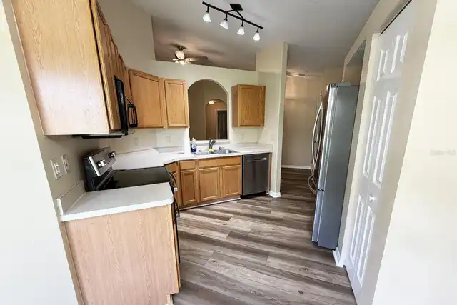 Listing Photo 11