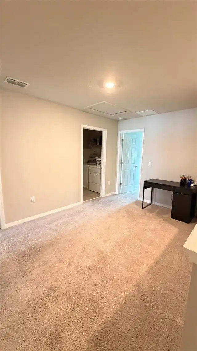 Listing Photo 8