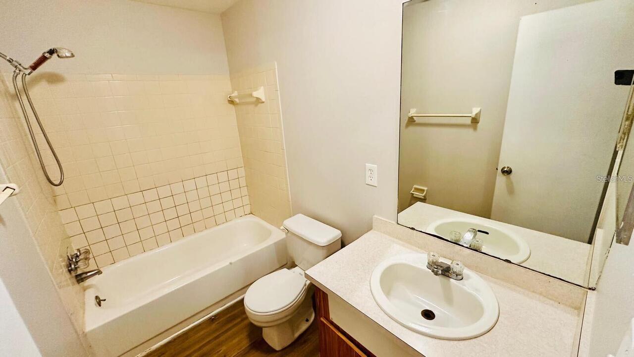 Listing Photo 10