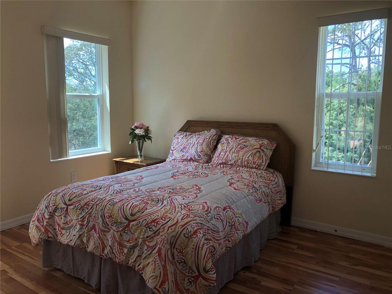 Listing Photo 9