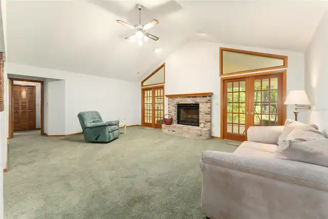 Listing Photo 9