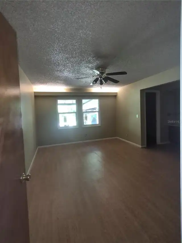 Listing Photo 8