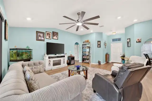 Listing Photo 7