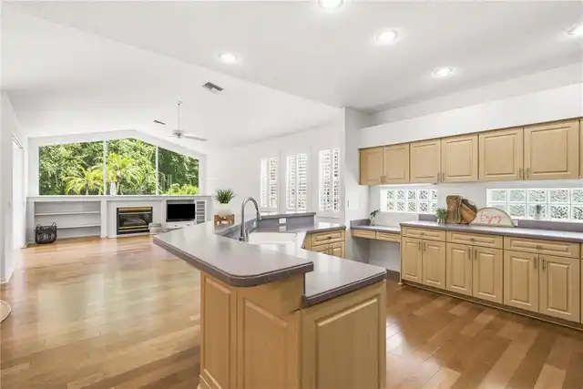 Listing Photo 18