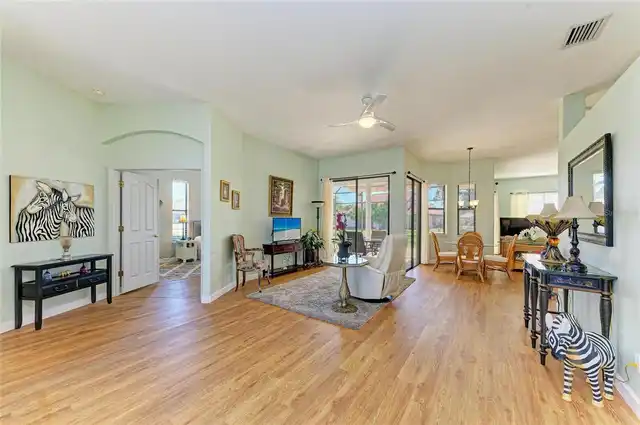 Listing Photo 14