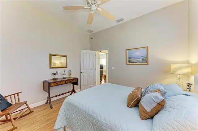 Listing Photo 34