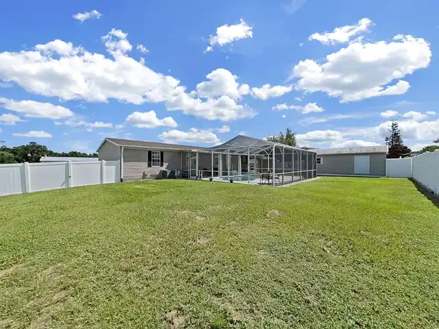 Listing Photo 12