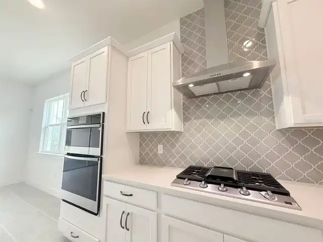 Listing Photo 11