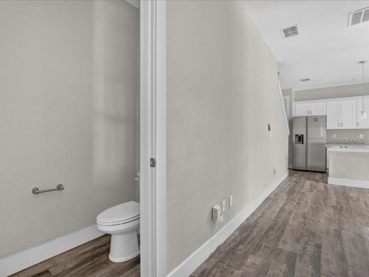 Listing Photo 8
