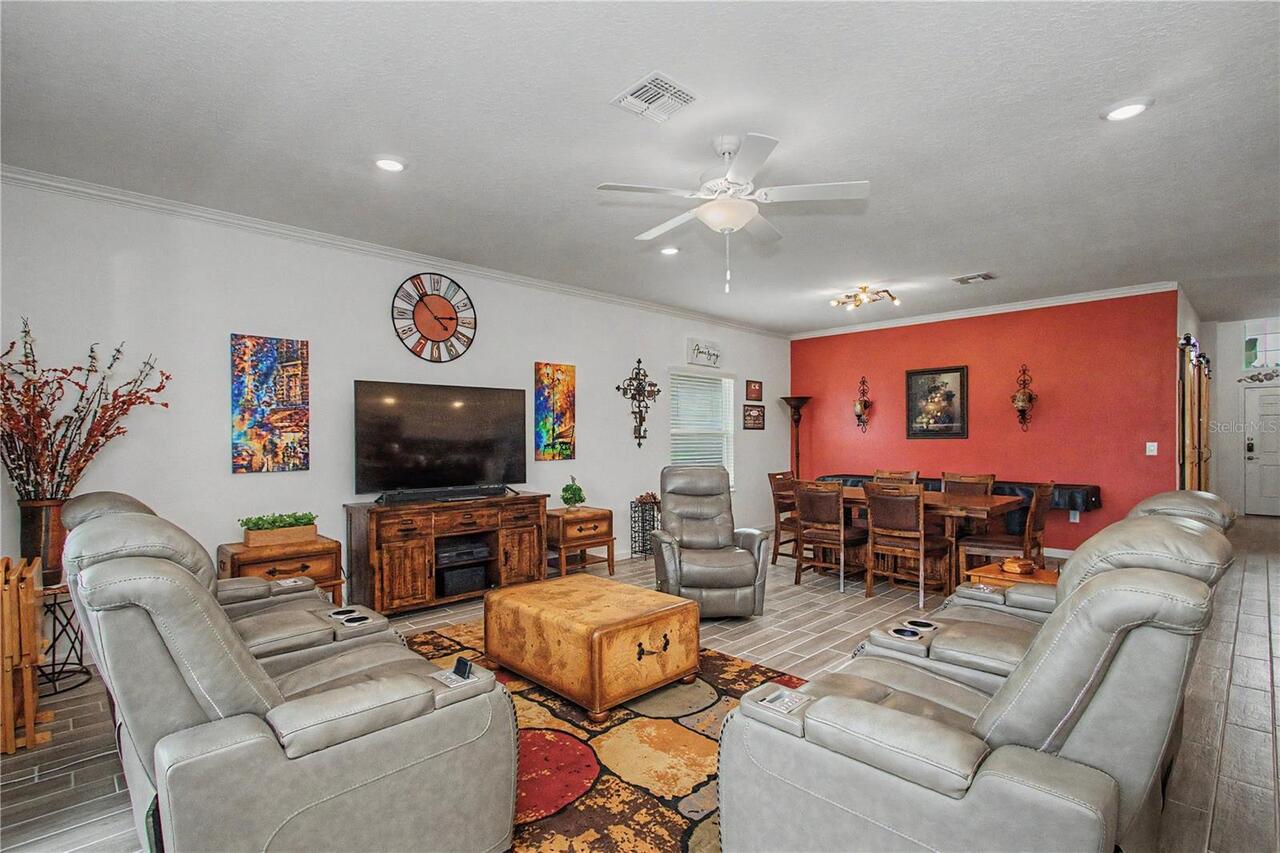 Listing Photo 12