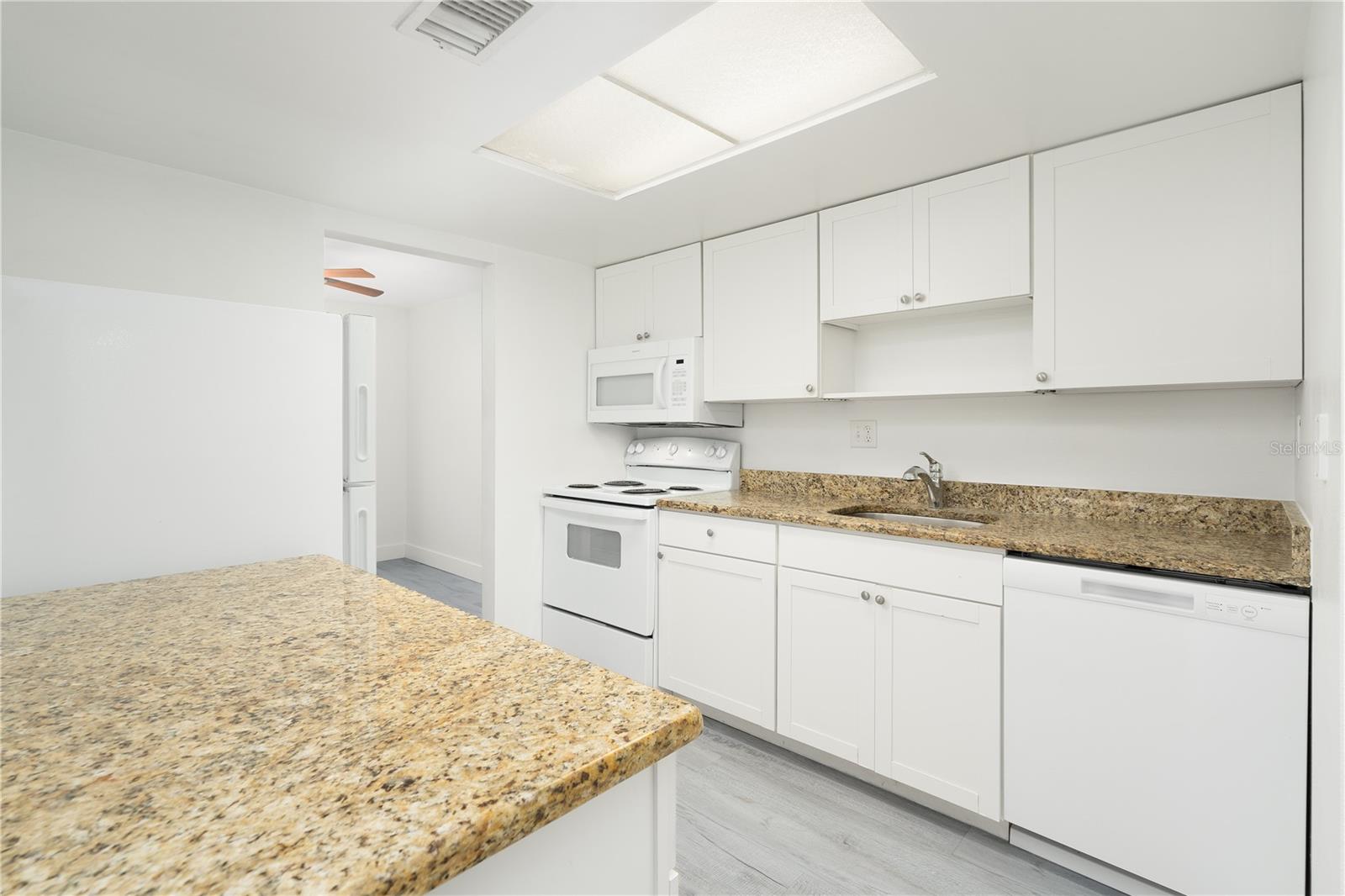 Listing Photo 10