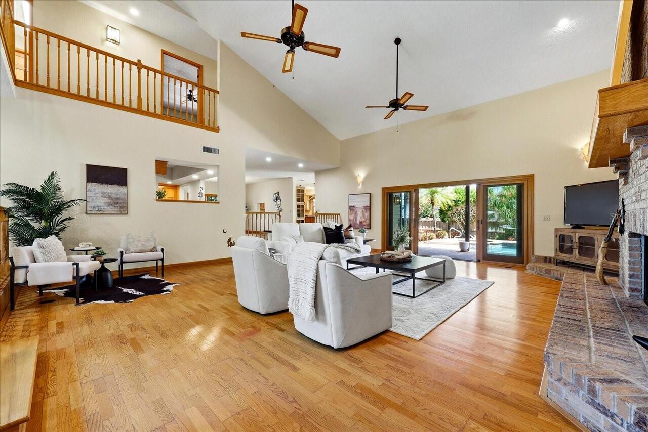 Listing Photo 10