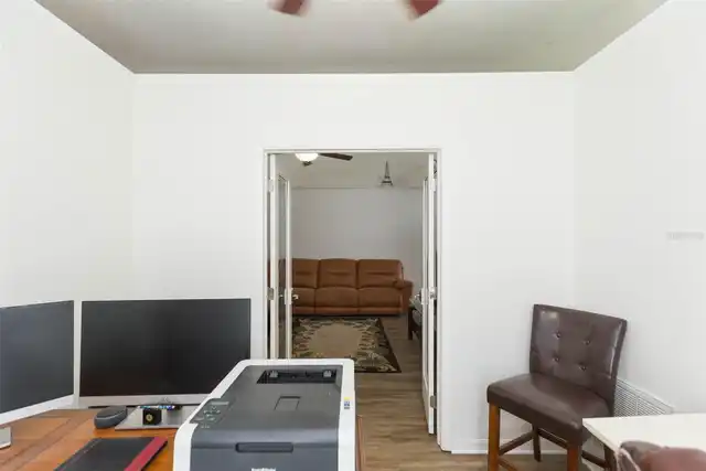 Listing Photo 11