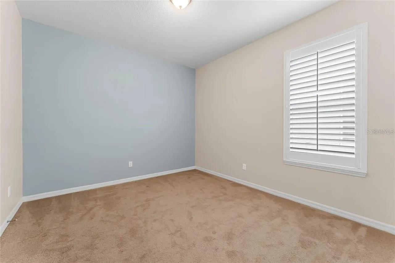 Listing Photo 10