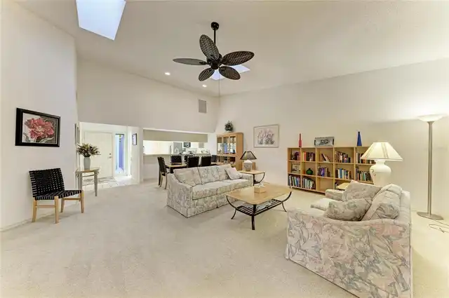 Listing Photo 11
