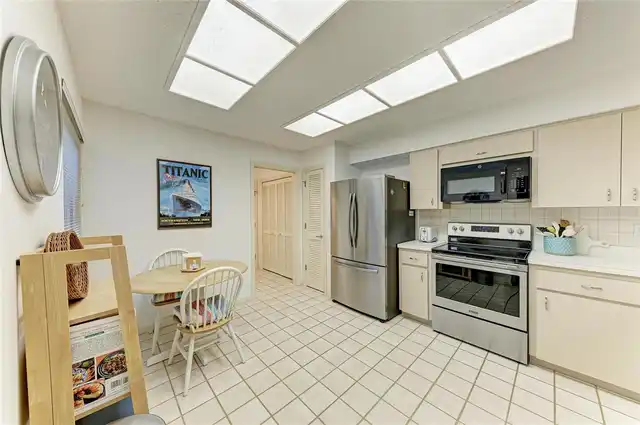 Listing Photo 15