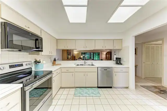 Listing Photo 18
