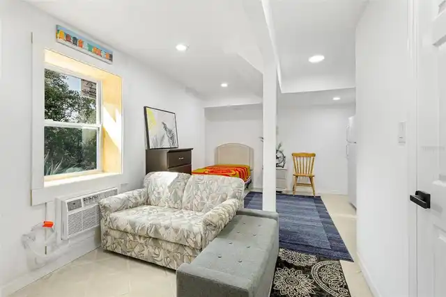 Listing Photo 22
