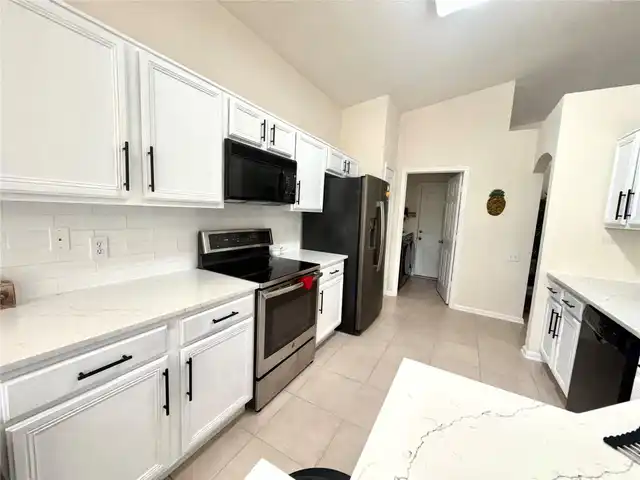 Listing Photo 6