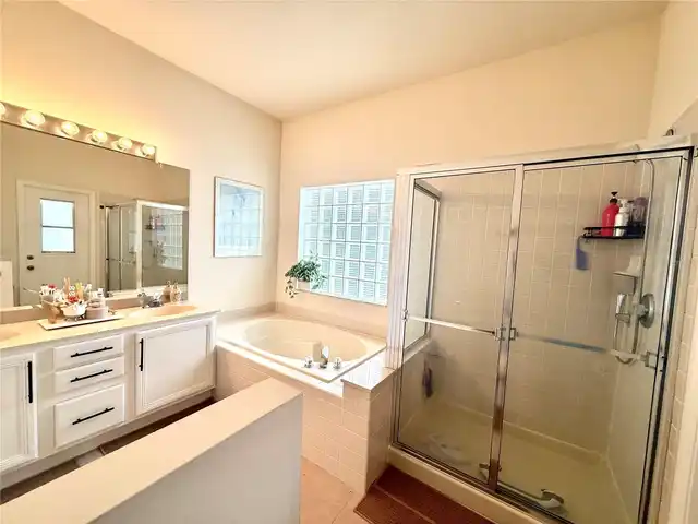 Listing Photo 10