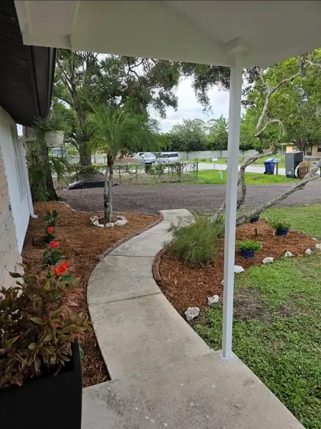 Listing Photo 12