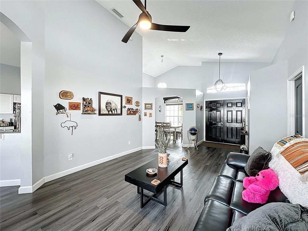 Listing Photo 8