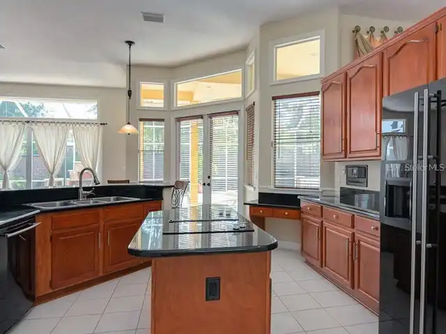 Listing Photo 8
