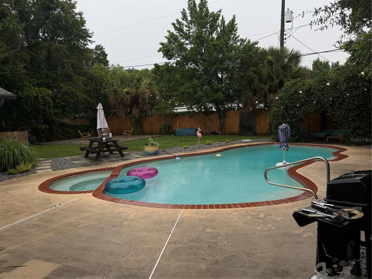 Listing Photo 4