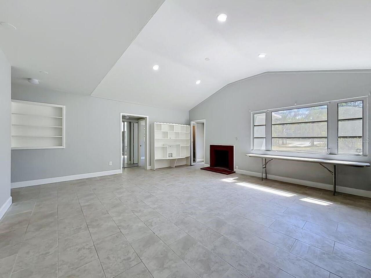 Listing Photo 10