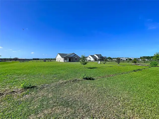 Listing Photo 8