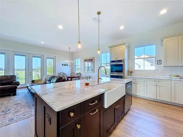 Listing Photo 11