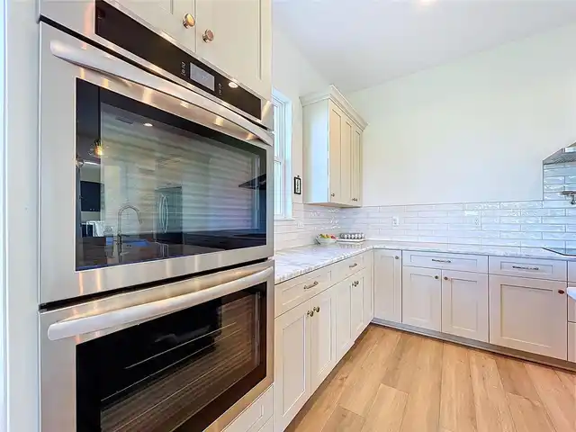 Listing Photo 12