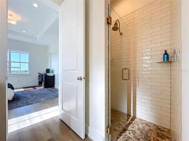 Listing Photo 25