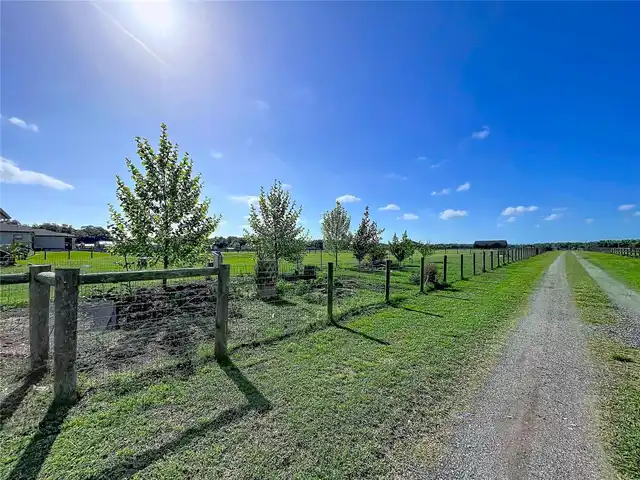 Listing Photo 37