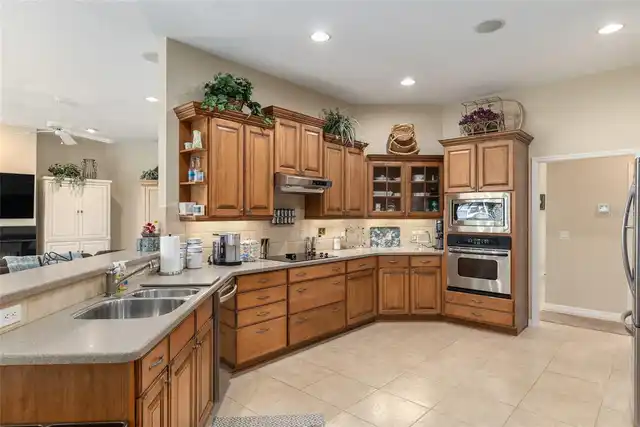 Listing Photo 18