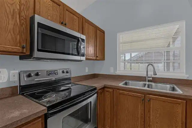 Listing Photo 12