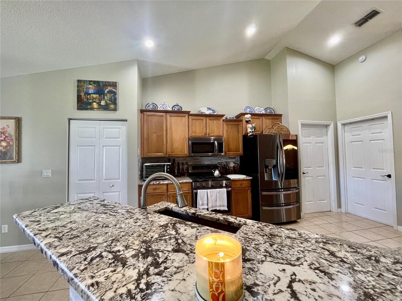 Listing Photo 8