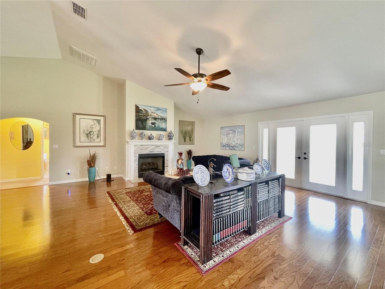 Listing Photo 16