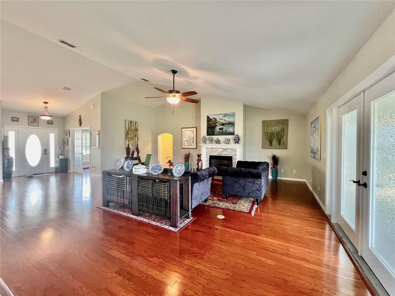 Listing Photo 17