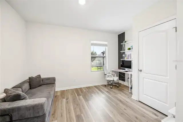 Listing Photo 12